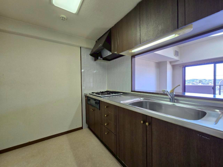 Lb` Ɨ^Lb`̓rOE_CjO͒ڌɂzuƂȂĂ܂B