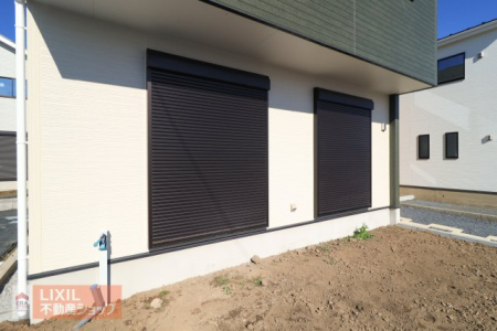  yhƐݔznʐ^BPKrOɂ͉J̋ɂ𗧂hƃVb^[Ă܂B