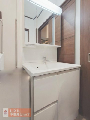 ʑEʏ Ɨʉϑ@̐gxxɑ劈I