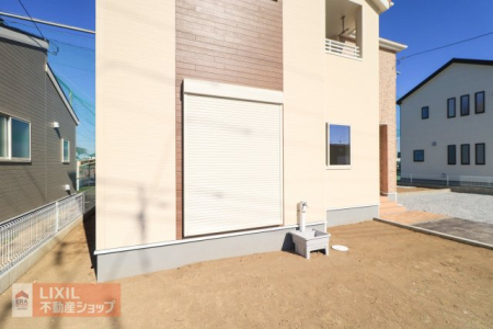  yhƐݔznʐ^BPKrOɂ͉J̋ɂ𗧂hƃVb^[Ă܂B