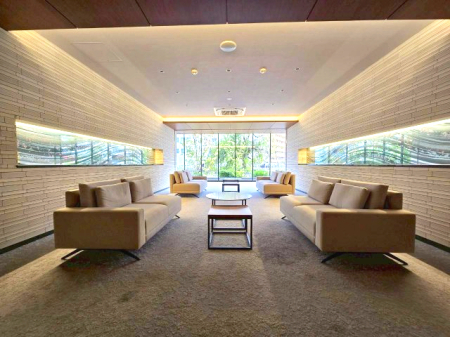  d̂IVȃEWAq҂₨҂ɏd󂢂܂B