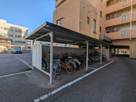  �����t���̎��]�Ԓu��ł��I