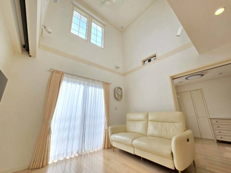 ���r���O -