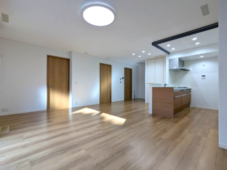 ���r���O -