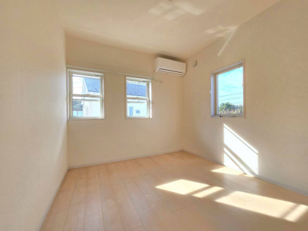 �q������ �y�q�������z