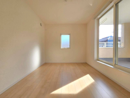 �Q�� �y�Q���z