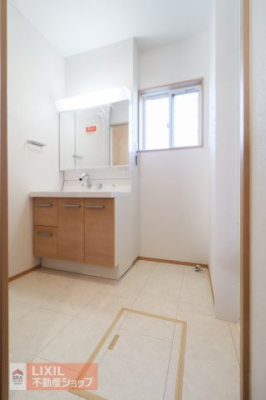  �y�E�ߏ��z���n�����ʐ^�B���ʒE�ߏ��͂������Ƃ����X�y�[�X�Ŏg���₷���ł��B