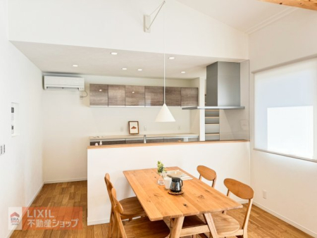  �_�C�j���O�F�J�E���^�[�L�b�`���ŉƑ��ƂȂ���y�������ԁ����邢�z�˂����������ރ_�C�j���O�͎����̂��������f���܂��ˁ�