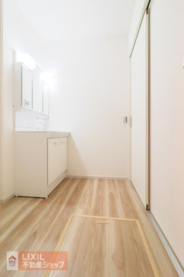  �y�E�ߏ��z���n�����ʐ^�B���ʒE�ߏ��͂������Ƃ����X�y�[�X�Ŏg���₷���ł��B