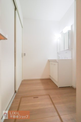  �y�E�ߏ��z���n�����ʐ^�B���ʒE�ߏ��͂������Ƃ����X�y�[�X�Ŏg���₷���ł��B