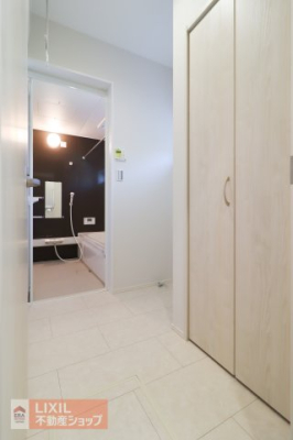  �y�E�ߏ��z���n�����ʐ^�B���ʒE�ߏ��͂������Ƃ����X�y�[�X�Ŏg���₷���ł��B