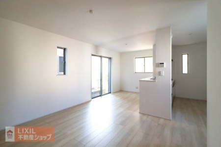  ���r���O�A�_�C�j���O�̑�����������閾�邢LDK�ł��B