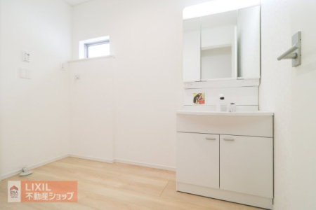 ���ʑ�E���ʏ� �傫���g������̗ǂ��O�ʋ��ł��B�O�ʋ��̗����͏����̎��[�ɕ֗��ȃL���r�l�b�g�d�l�ł��B