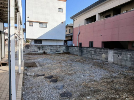 ���̑� �y�쑤��X�y�[�X�z�쑤�Ɍ����������Ă��܂����A�~�n���L���ׁA�k���Ɍ������񂹂Ĕz�u���邱�ƂŁA�~�ł��P�K��LDK�ɓ�������݌v���\�ł��B