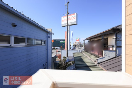 ���̑� �y��������̒��]�z���n�����ʐ^�B�o���R�j�[����̌i�F�B�\���ȊԊu���m�ۂ���Ă���܂��B