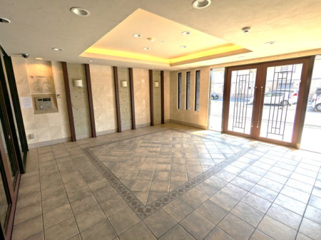 �G���g�����X �X�b�L���Ɛ������ꂽ�G���g�����X