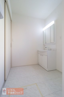  �y�E�ߏ��z���n�����ʐ^�B���ʒE�ߏ��͂������Ƃ����X�y�[�X�Ŏg���₷���ł��B