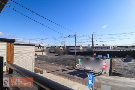 ���̑� �y��������̒��]�z���n�����ʐ^�B�o���R�j�[����̌i�F�B�\���ȊԊu���m�ۂ���Ă���܂��B