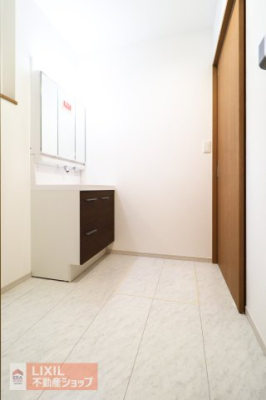  �y�E�ߏ��z���n�����ʐ^�B���ʒE�ߏ��͂������Ƃ����X�y�[�X�Ŏg���₷���ł��B