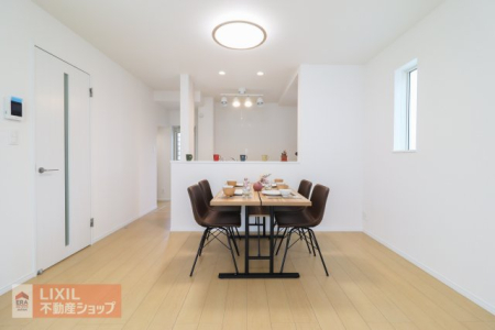  �y�_�C�j���O�z���n�����ʐ^�B�Ƒ��ł��낰��_�C�j���O�ł��B