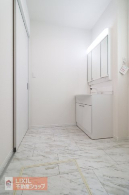  �y�E�ߏ��z���n�����ʐ^�B���ʒE�ߏ��͂������Ƃ����X�y�[�X�Ŏg���₷���ł��B