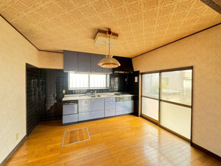  �_�C�j���O�ƃ��r���O�𕪂��邱�Ƃ��ł��܂��B