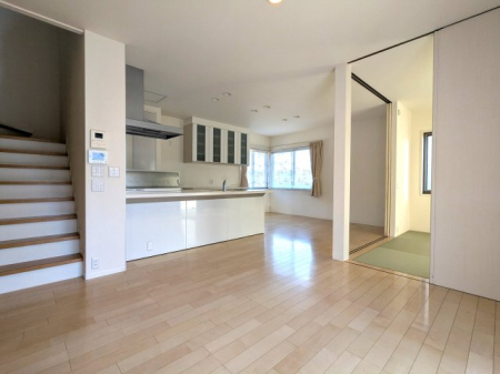 ���r���O -