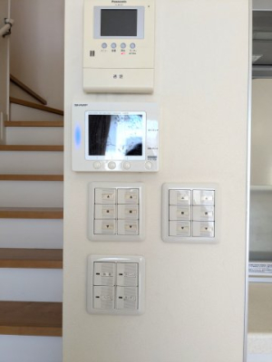 ���̑����� �X�C�b�`���W�����Ă��ĕ֗��ł��B�f�U�C�������ǂ��ł��ˁB