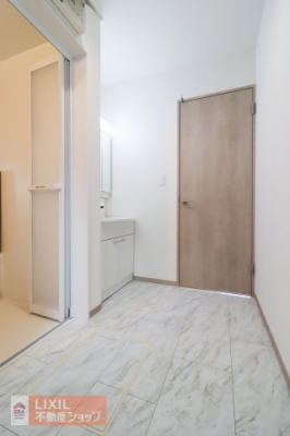  �y�E�ߏ��z���n�����ʐ^�B���ʒE�ߏ��͂������Ƃ����X�y�[�X�Ŏg���₷���ł��B