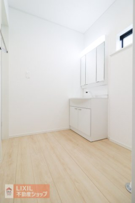  �y�E�ߏ��z���n�����ʐ^�B���ʒE�ߏ��͂������Ƃ����X�y�[�X�Ŏg���₷���ł��B