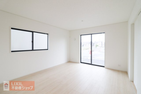 ���r���O �y���r���O�z���n�����ʐ^�B���邢�������̓��郊�r���O�͉Ƒ��c���̏ꏊ��