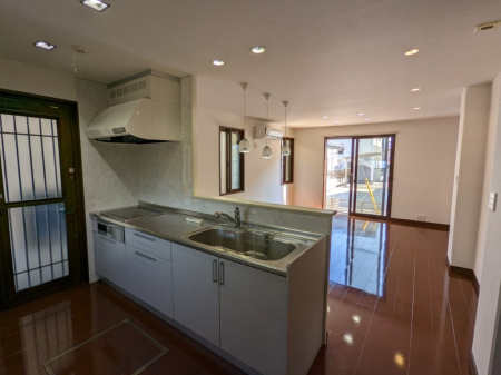 �L�b�`�� ������̂���Ζʎ��L�b�`��