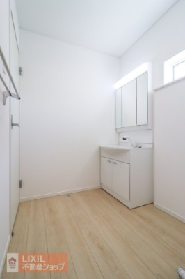  �y�E�ߏ��z���n�����ʐ^�B���ʒE�ߏ��͂������Ƃ����X�y�[�X�Ŏg���₷���ł��B