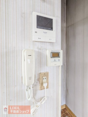  ���֐�̗l�q���f���o�����j�^�[�𓋍ڂ��Ă��܂��I ����̊��p����������Ɗm�F���Ă���A���΂ł��邽�߁A �s�R�ȖK��҂𖢑R�ɖh���A���Ƒ��̈��S�����܂��I