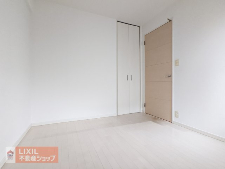 �Q�� ����̔���D���������A�É��ɕ�܂ꂽ�Q���B