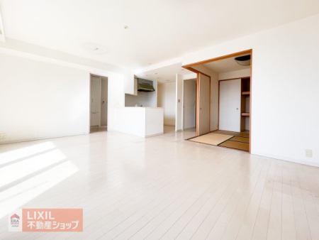 ���r���O �_�C�j���O�ƃ��r���O���ɂ₩�ɕ������A�g������̗ǂ����C�A�E�g�B