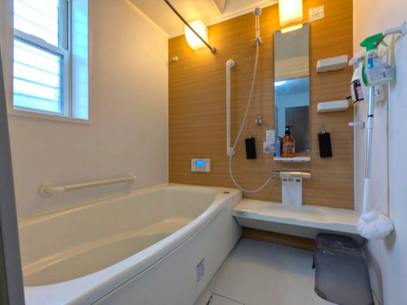 ���� ��ƃX�y�[�X�ƃV���N���L�X�Ƃ����L�b�`���B�x���ɂ́A�U�߂��܂₨�q���܂ƒk�΂��Ȃ��痿�����y���ނ̂��A���̍L�X�L�b�`���Ȃ�ł̖͂��͂ł��B