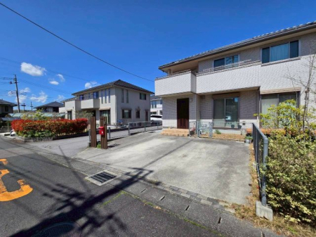  �쑤�ɕ���2��A�k���ɏc��2��́y�v4��z���Ԃ��\�B���C�t�X�^�C���ɍ��킹�Ďg����������A��Ƃ肠��~�n�݌v�����͂ł��B