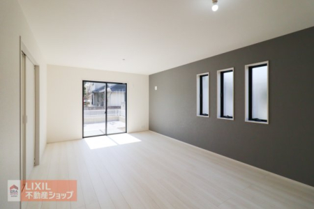 ���r���O �y���r���O�z���n�����ʐ^�B���邢�������̓��郊�r���O�͉Ƒ��c���̏ꏊ��