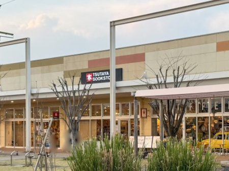 ���ӊ� �y���X�zTSUTAYA BOOK STORE ����܃n�[���F�X�g�E�H�[�N�܂�1689��